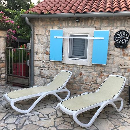 Holiday House Carpe Diem Pula Apartman Kültér fotó