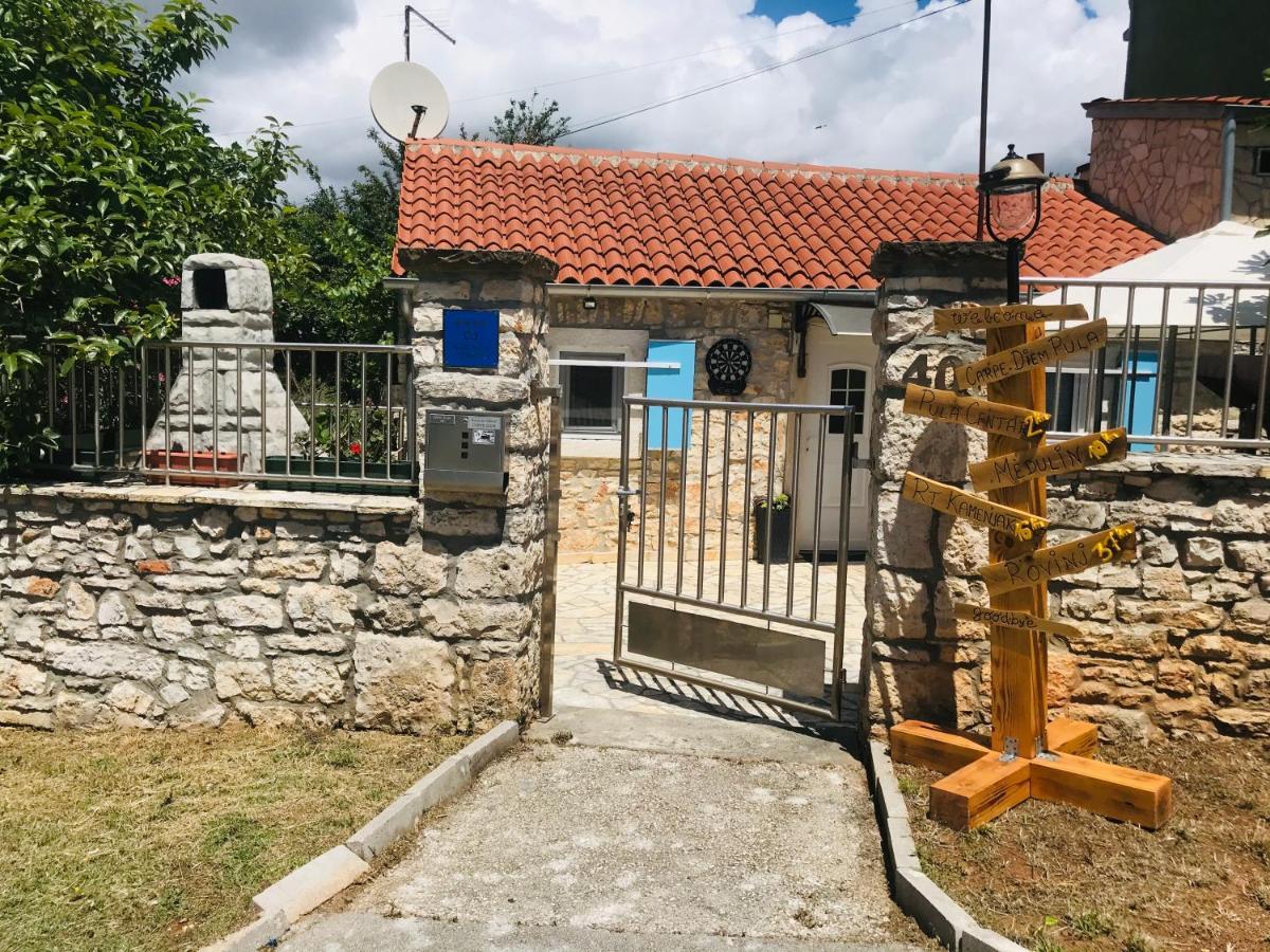 Holiday House Carpe Diem Pula Apartman Kültér fotó